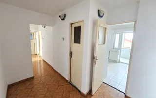 Apartament de vânzare 3 camere decomandat Voluntari - Poză 11