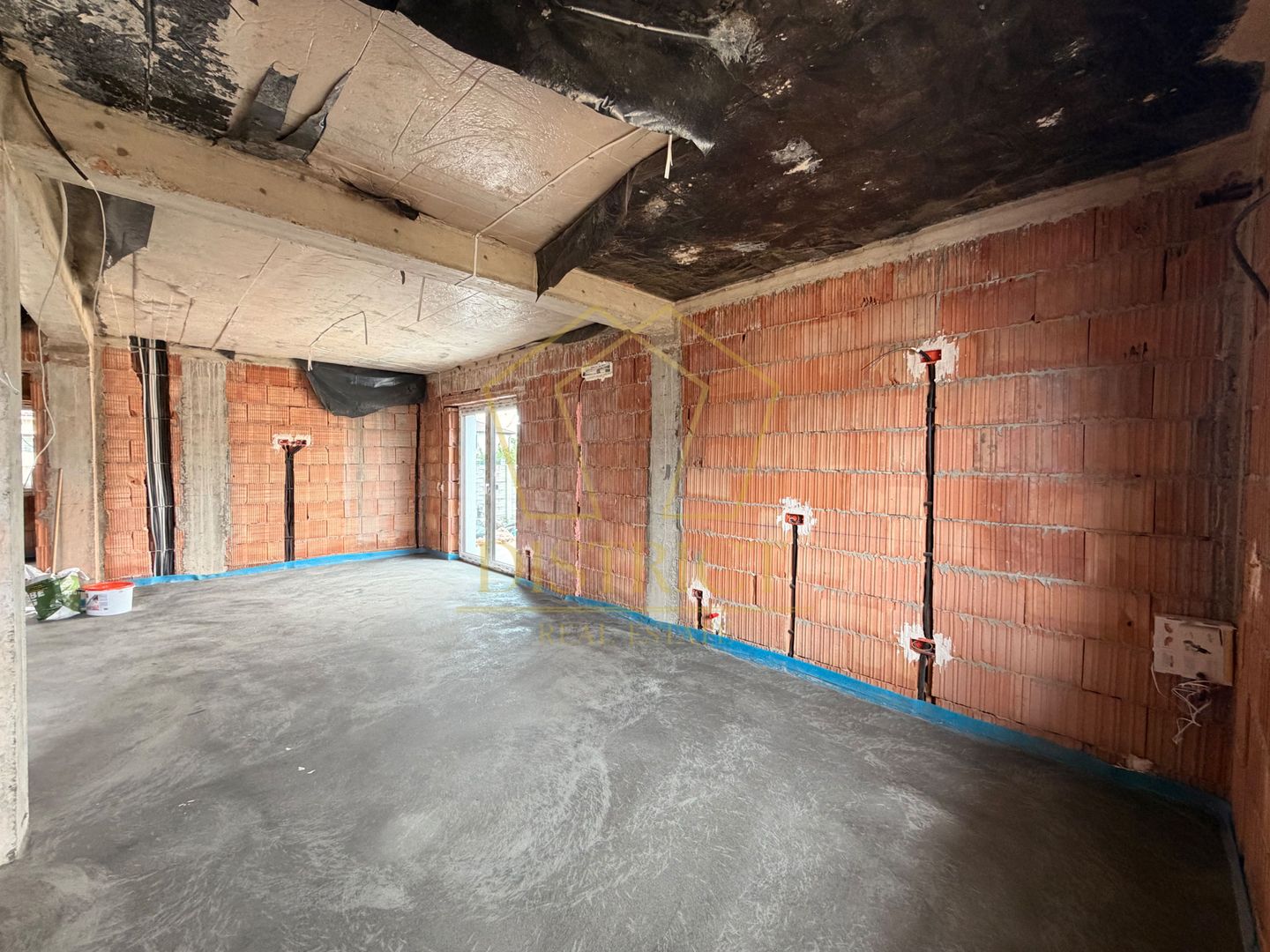 COM 0% Duplex cu 4 camere, despărțit prin camera tehnica | Mosnita Noua - Poză 8