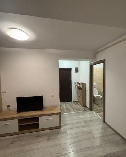 De inchiriat garsoniera , Liberty Centre - Poză 6