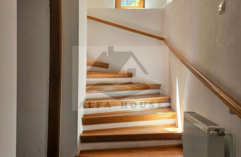 Casa deosebita cu 6 camere in  Centrul Brasovului - 210 mp - Poză 9