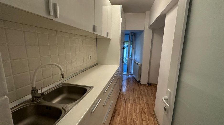 Apartament 3 camere de închiriat - Poză 9