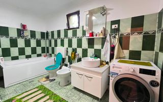 Două case în aceeași curte de vanzare - Poză 10