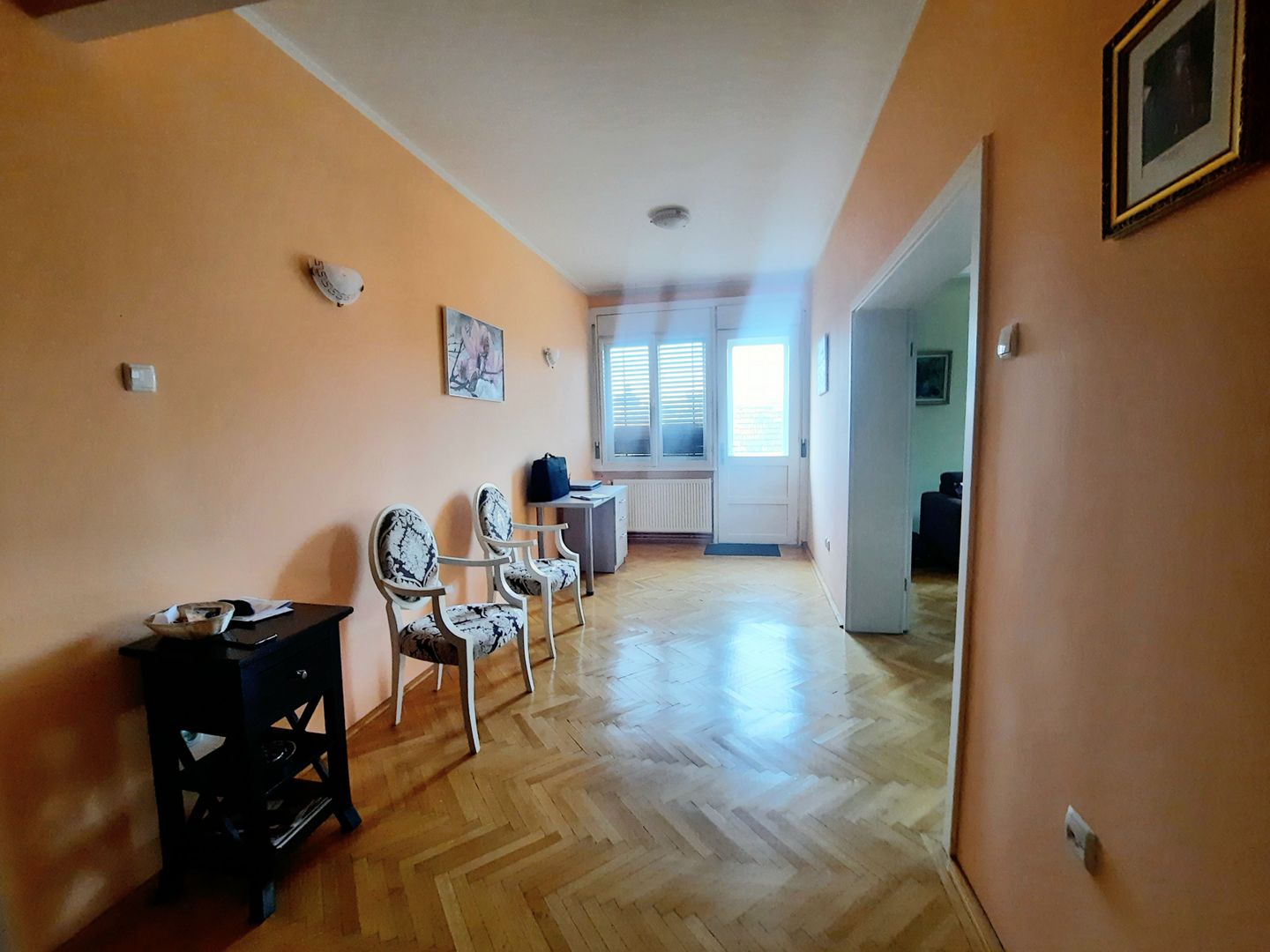 Apartament frumos si renovat cu garaj - zona Medicina - Poză 14