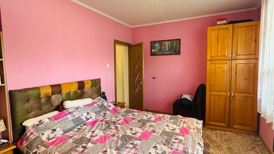 Casa P+E cu teren ULTRACENTRAL - Poză 6