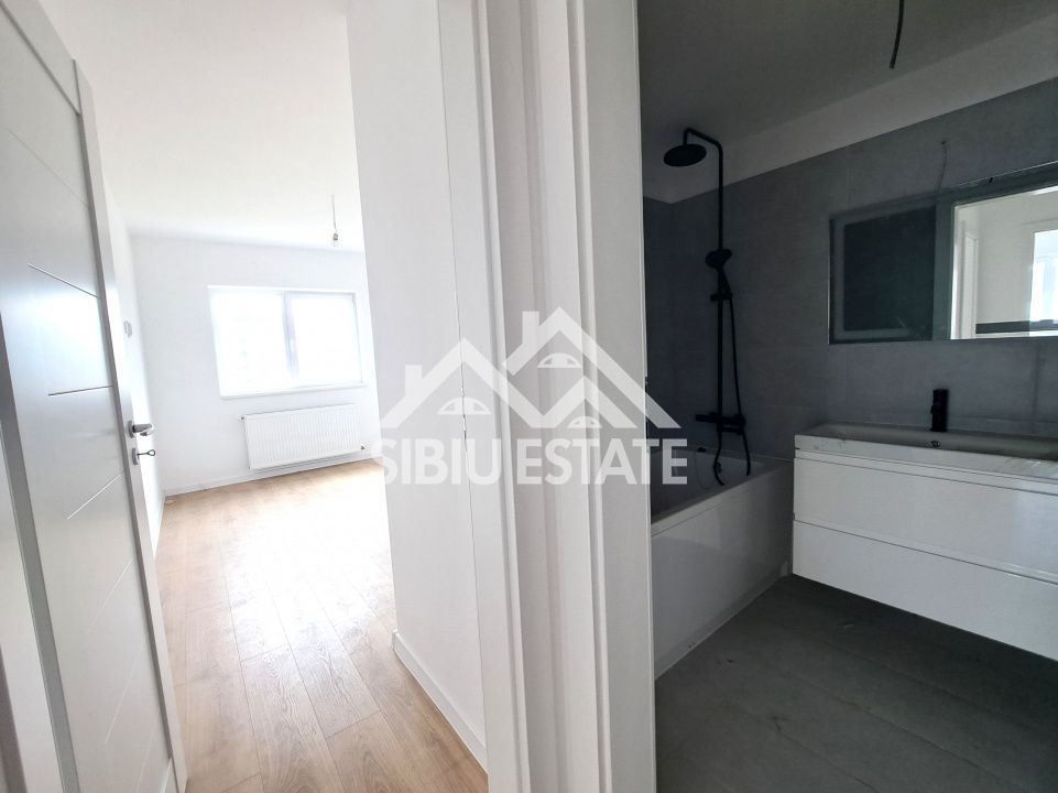 Apartament Sibiu 4 camere, 2 bai NOU lift si parcare - Poză 7