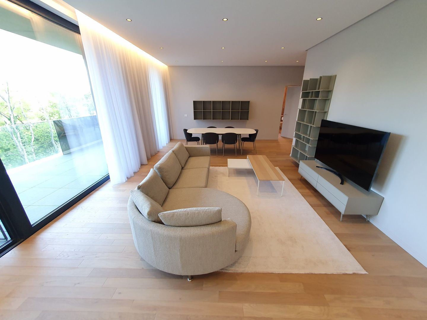 Inchiriere Apartament 3 camere Exclusive lifestyle in One Rahmaninov - Poză 2