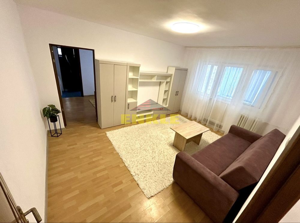 De vânzare apartament 3 camere – zona Primăverii - Poză 1