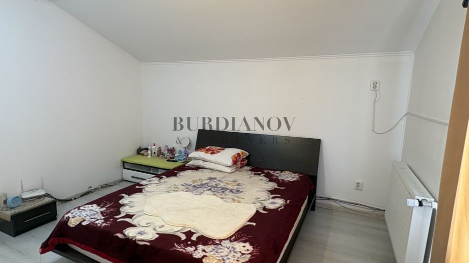 Casă cu 5 dormitoare + Garaj - Islaz - Comuna Brănești - Poză 19
