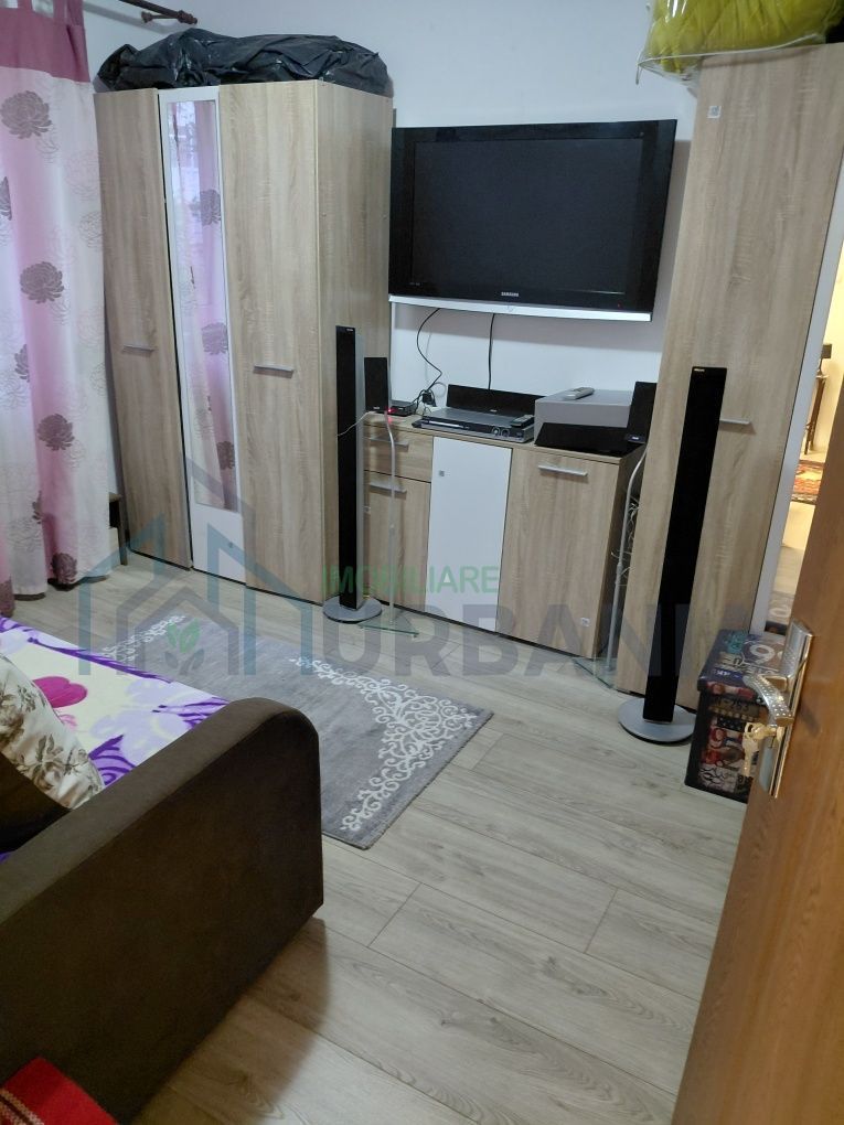Apartament cu 2 camere, 42 mp, renovat, în Micro, strada Horia, Bloc F3B, parter, Pașcani - Poză 1
