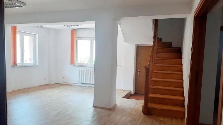 Apartament 4 camere nemobilat Stefan cel Mare de inchiriat bloc 2013 - Poză 2