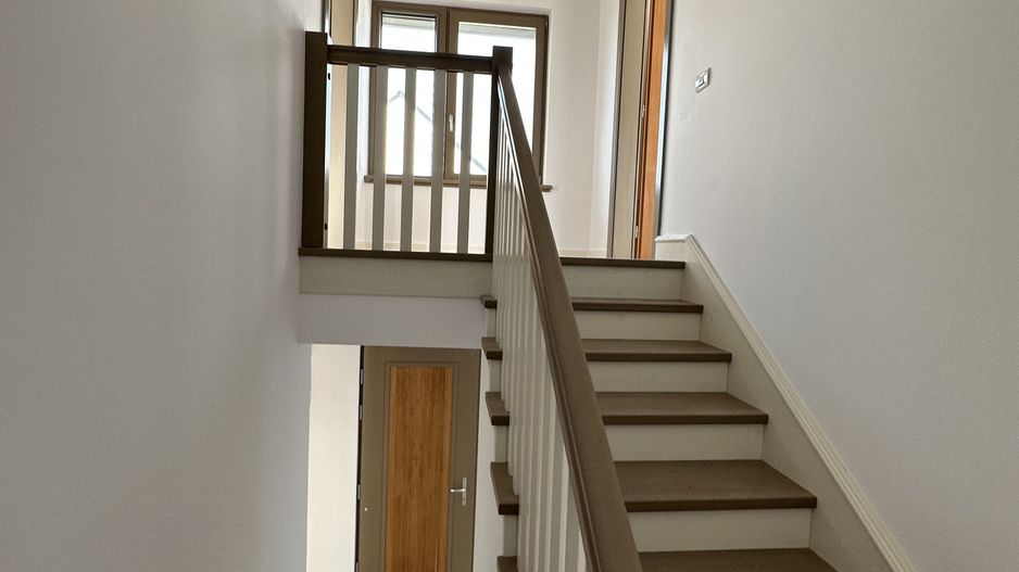 Casa cu 4 camere - Dumbarvita - Poză 7