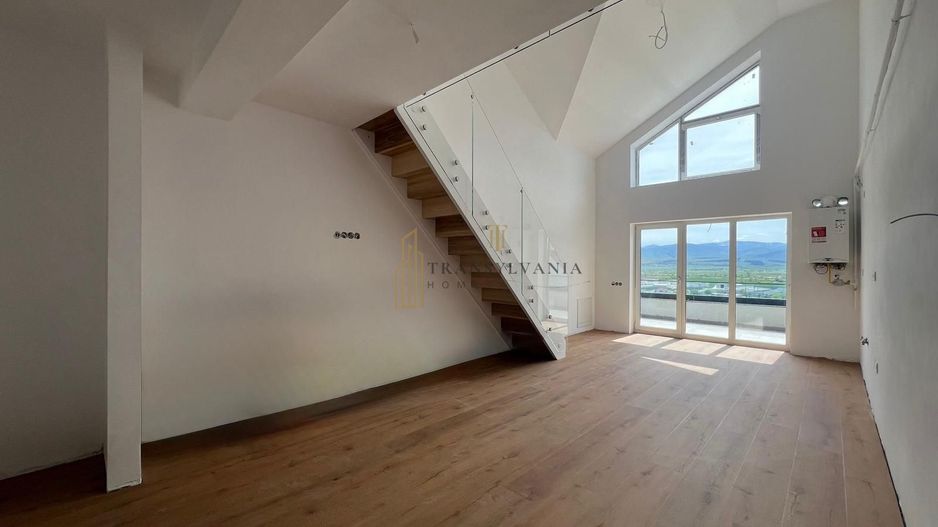 Apartament 4 camere, suprafata generoasa - Poză 1