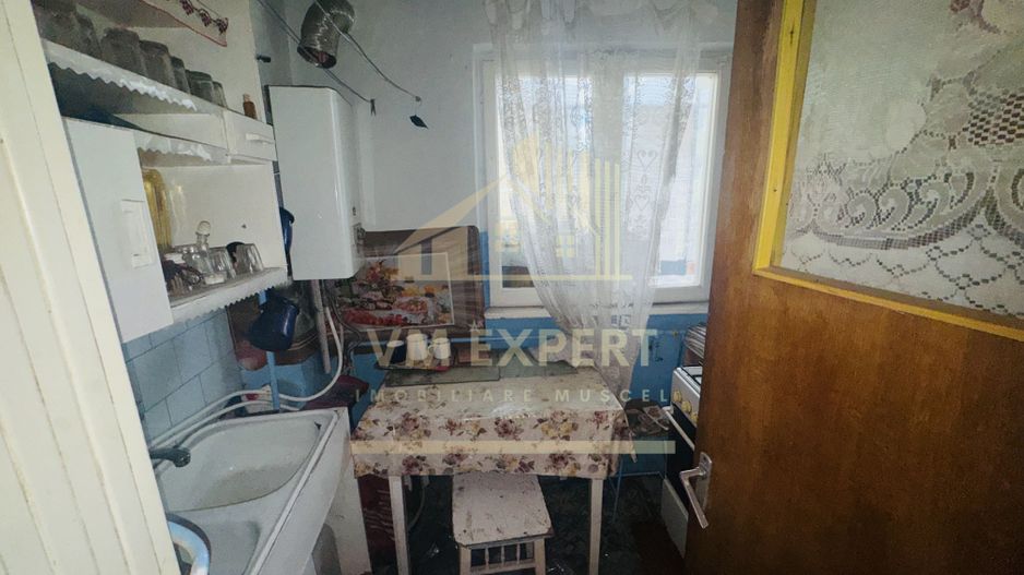 GARSONIERĂ DECOMANDATĂ CONFORT 1 ETAJ 1 CAMPULUNG VIȘOI - Poză 3