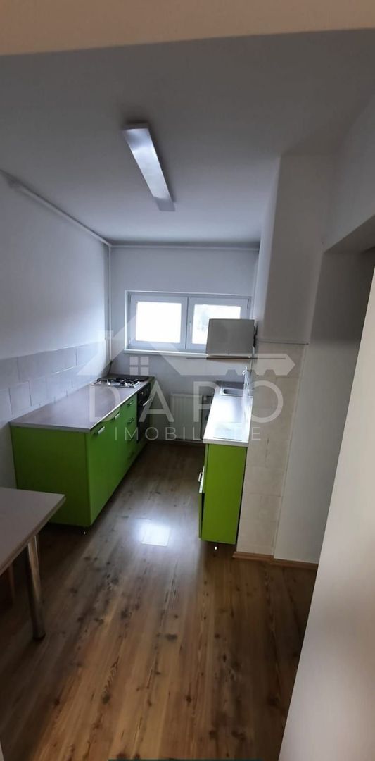 INCHIRIEZ APARTAMENT CU 2 CAMERE - Poză 4