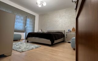 Casă de tip triplex la vânzare 6 camere /Șelimbăr /Secția 1 de Poliție - Poză 12