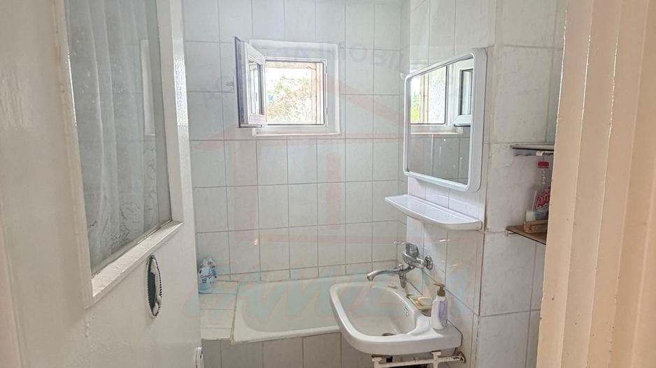 Vanzare apartament cu 4 camere in Micro 13, etaj 3, pret 65 000 euro - Poză 4