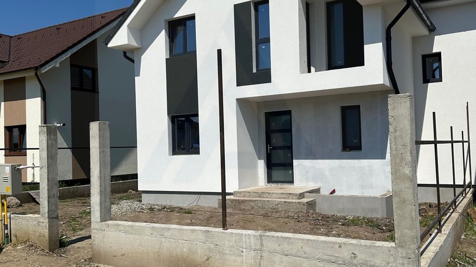 Casă tip duplex curte 350 mp 120 mp utili terasa 22 mp Sura Mare - Poză 2