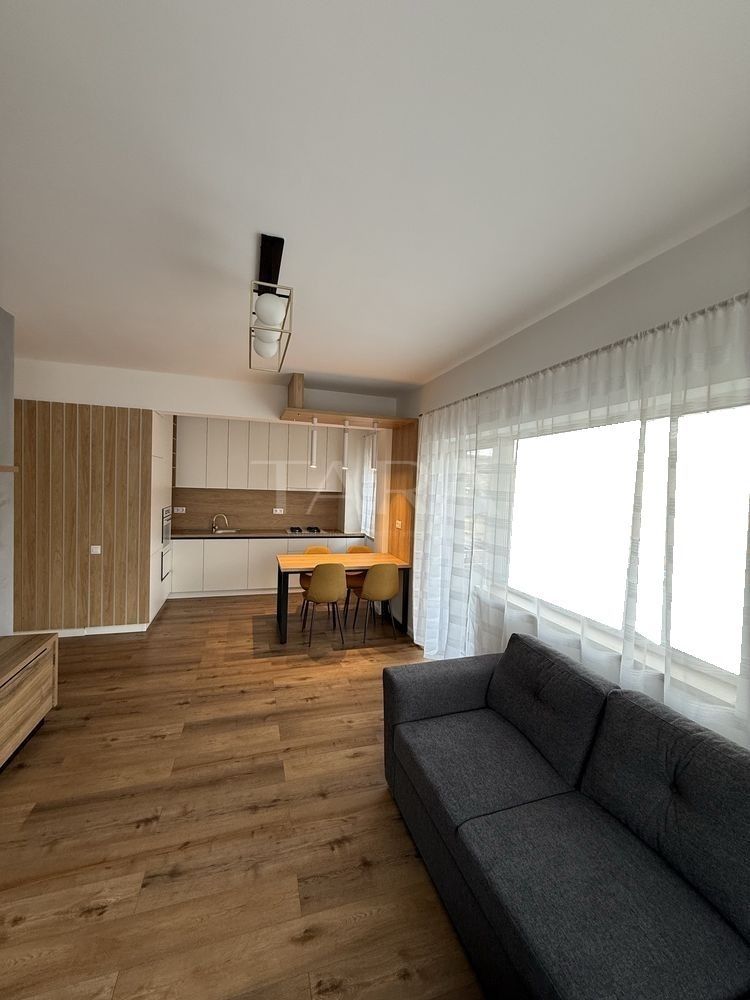 Apartament modern ultra mobilat cu parcare inclusă. - Poză 3