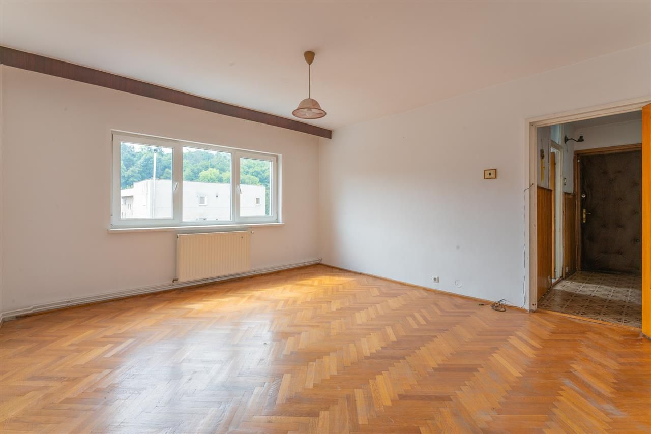 Apartament nemobilat in zona Spitalului Judetean - Poză 3