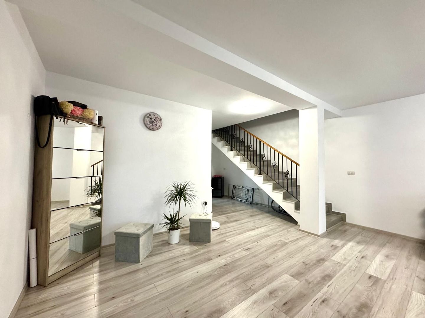 Super Pret - Duplex  4 camere - pozitie excelenta - Utvin  Comision 0% - Poză 5