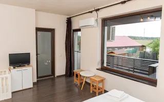 Vilă 5 dormitoare, 4 băi, 2 248mp teren, piscină. Preț: 229 000 E. - Poză 35