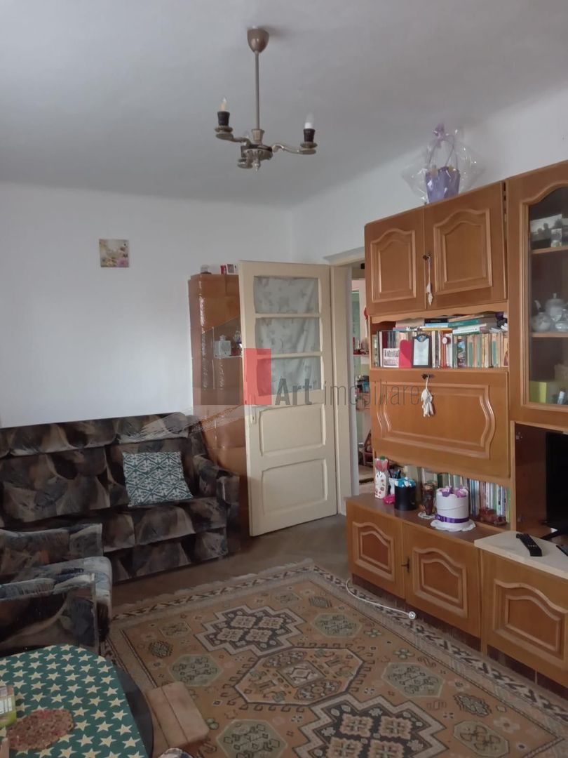 Apartament de vanzare in Vila Ploiesti zona Eroilor - Poză 3