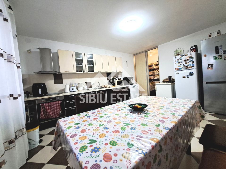 Casa Selimbar, pivnita mare, dormitor la parter - Poză 10