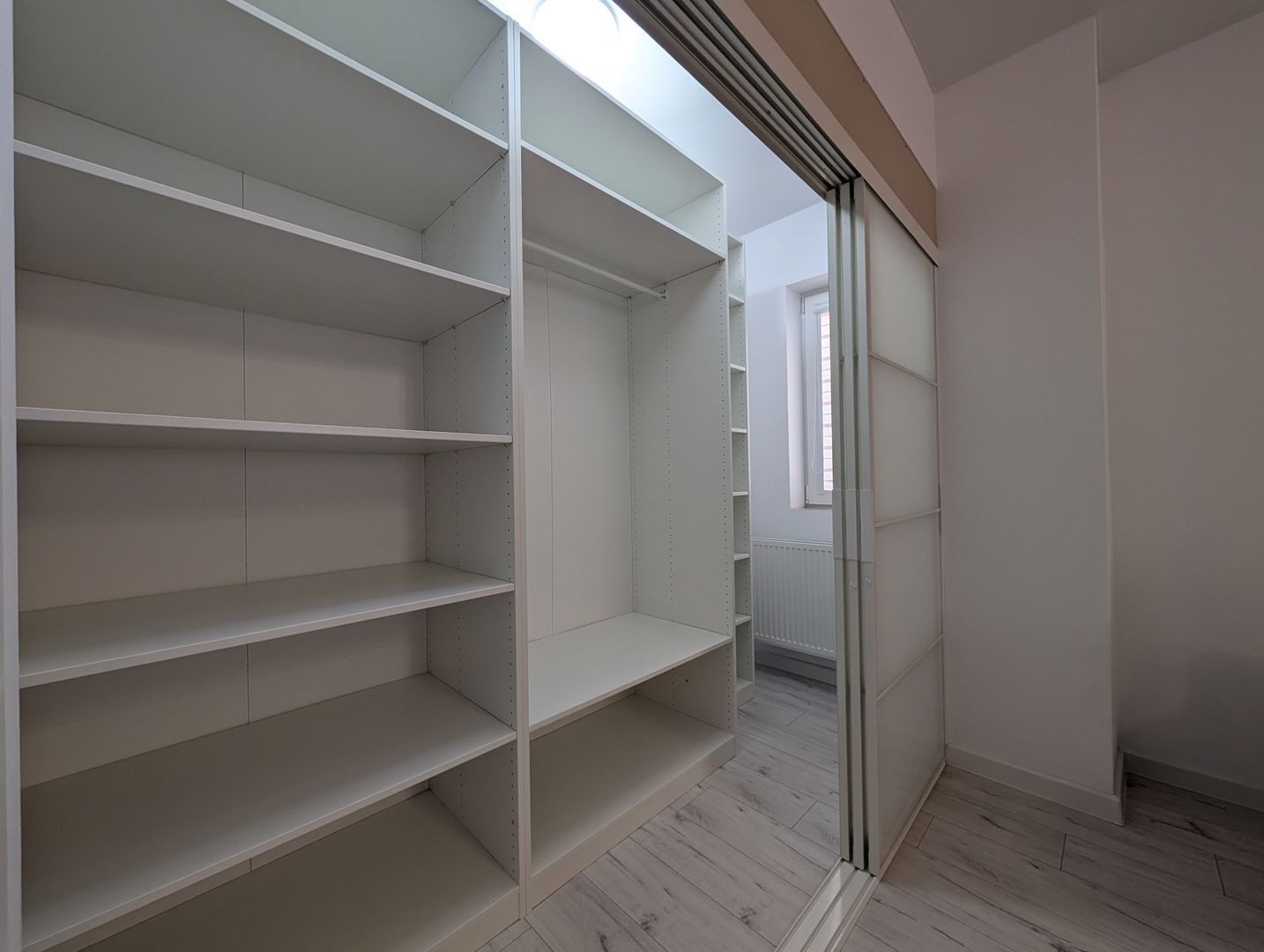 Apartament nou, 2 camere, mobilat/utilat premium + parcare subterană - Poză 10