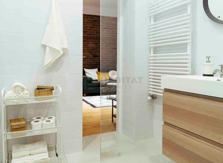 Investitiei, locatie centrala, randament bun, istoric B&B - Poză 17