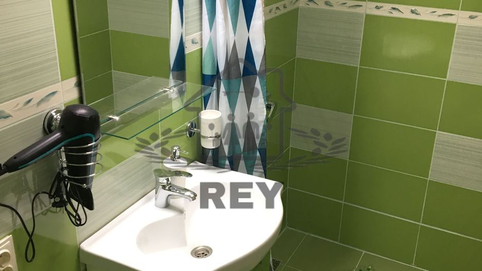Apartament renovat, 2 camere cu terasa,, zona Constituției - Poză 16
