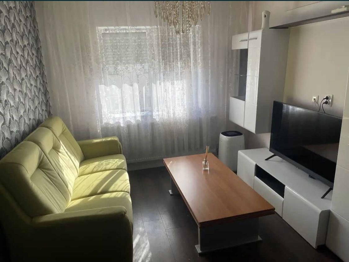 Apartament de vanzare cu 3 camere, Micro 16 Satu Mare etaj 4/4 - Poză 2