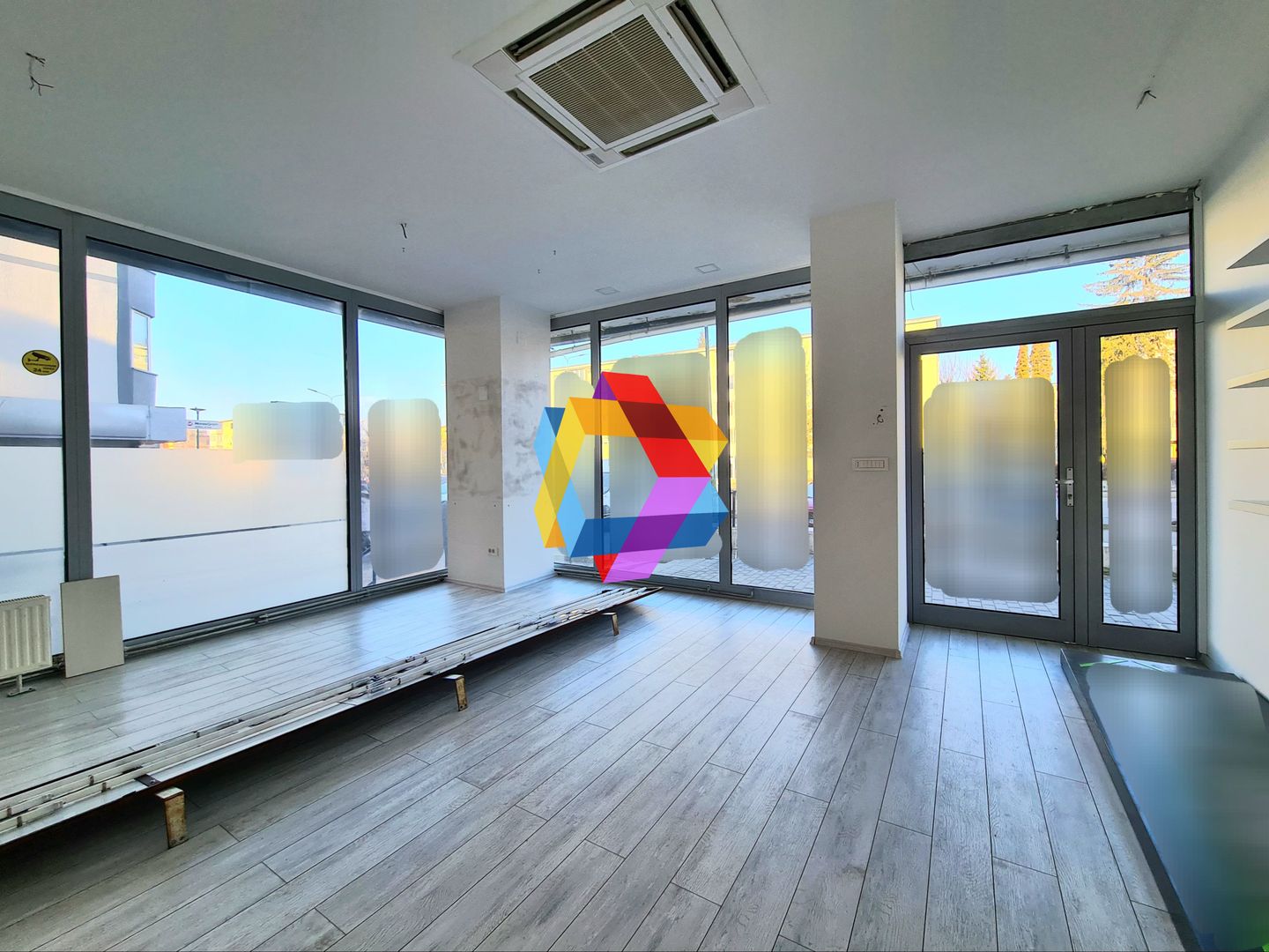 Spatiu comercial de închiriat Brasov - 100 mp # plus-imo.ro - Poză 1