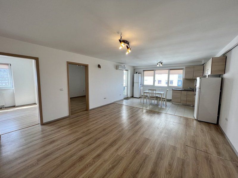 Apartament cu 3 camere de inchiriat in Olimpic, Bd Garii - Poză 1