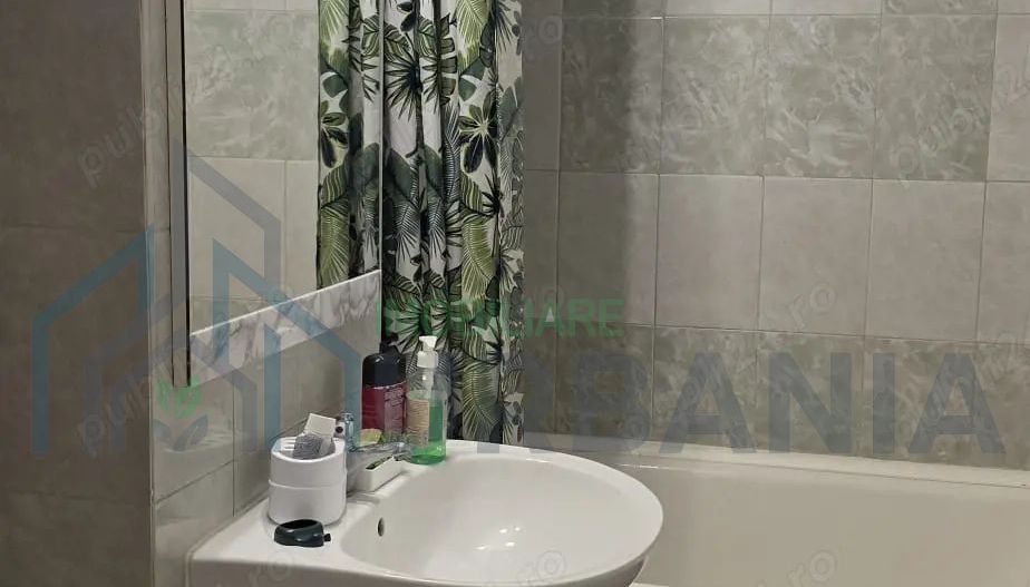 Inchiriez apartament 3 camere decomandat - Poză 2