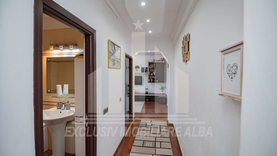 Inchiriere - apartament 3 camere pozitie ultracentrala in Alba Iulia - Poză 4