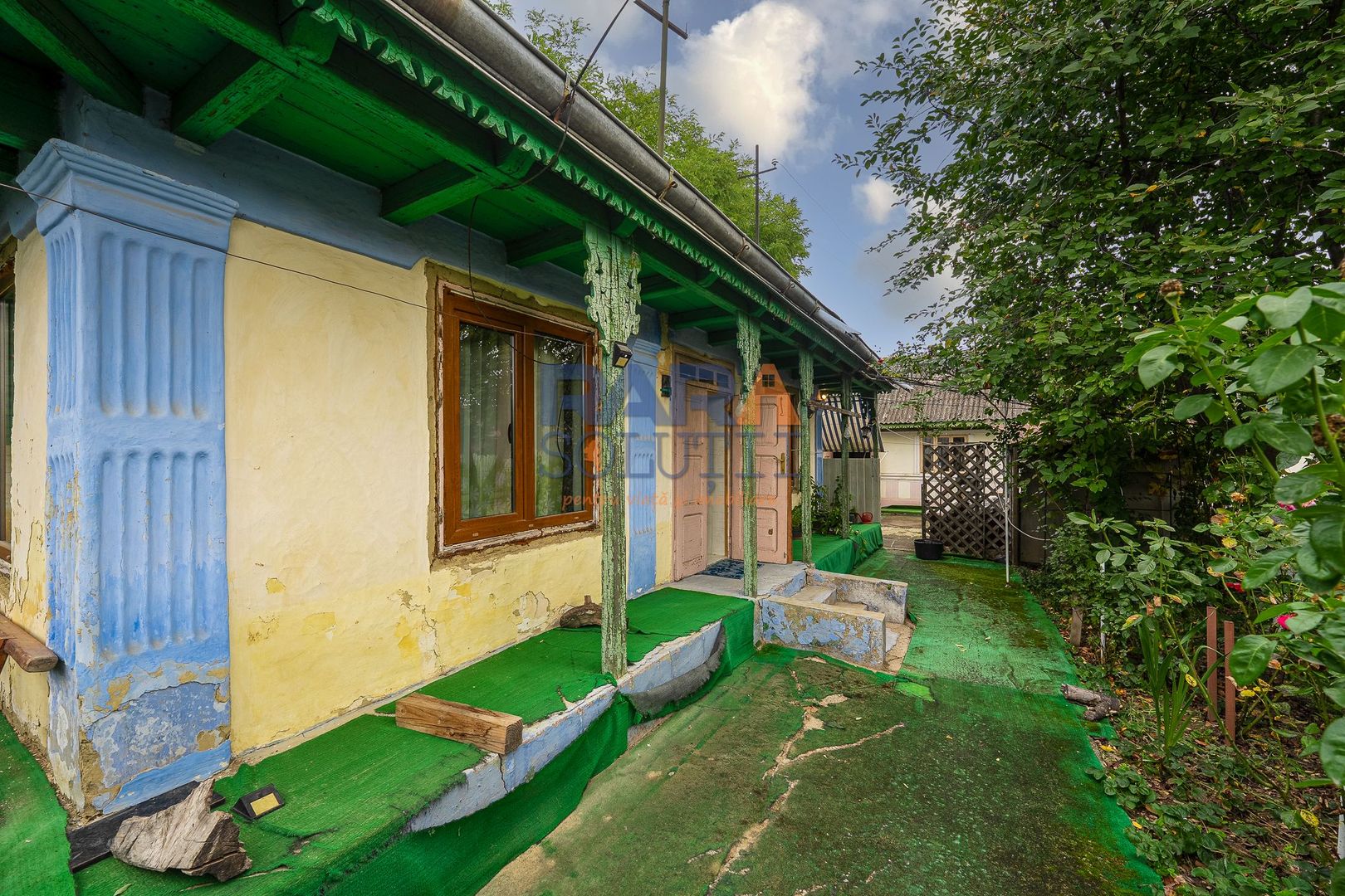 Casă interbelică + 3.060 mp intravilan, Trifești, 7,9 km de Roman - Poză 3