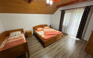 Vila cu 8 camere de vanzare, teren 1580mp, Zona Praid - Poză 13