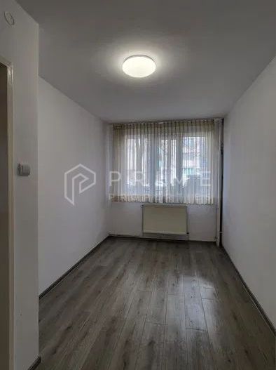 Apartament cu 3 camere, decomandat, parter, 2 balcoane- Zona Tudor - Poză 3