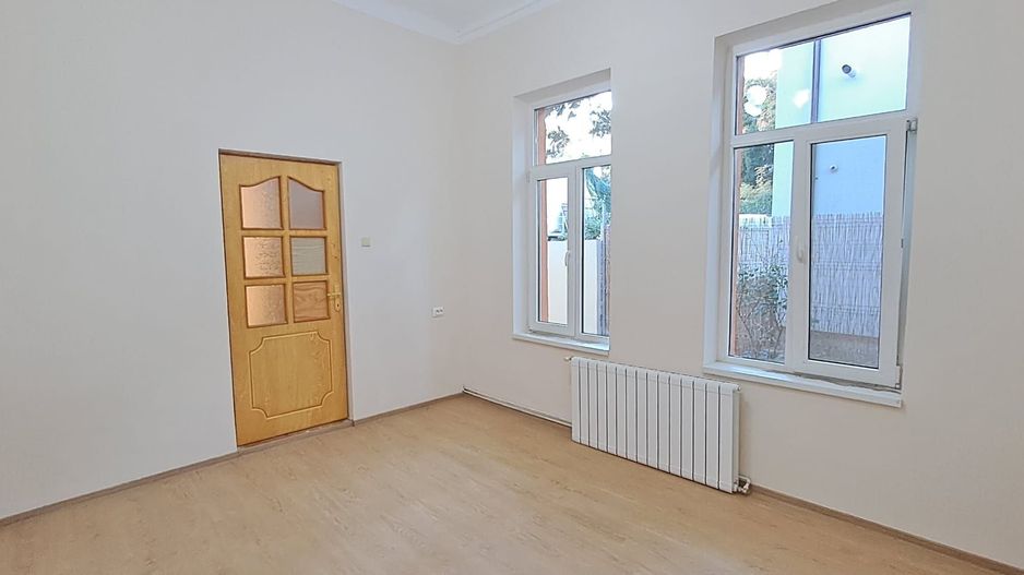 Dimitrie Cantemir, metrou Tineretului la 350 m, casa 2 camere + curte - Poză 1