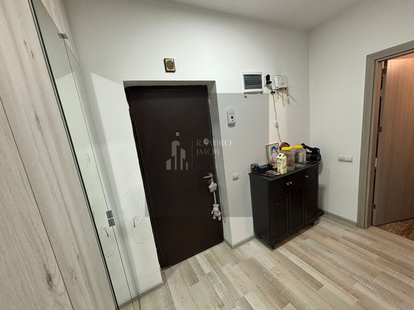 Garsoniera 38mp - Etaj 1 - Metalurgiei/ Grand Arena - Parcare Inclusa - Poză 8