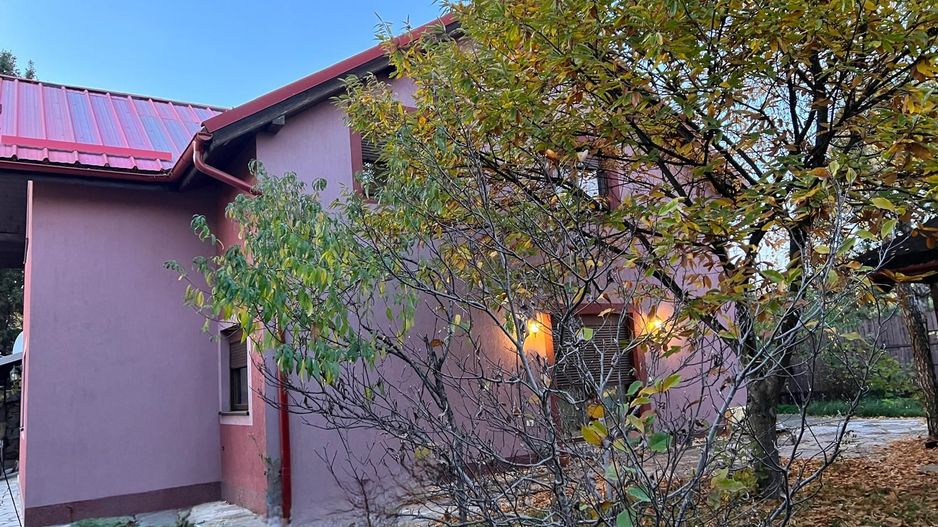 Casa individuala pozitie foarte buna si teren generos - Poză 3