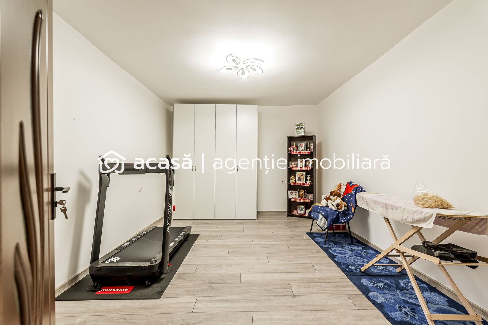 Casă în Vinga – restaurată Integral 2025 | 3 camere | teren generos - Poză 8