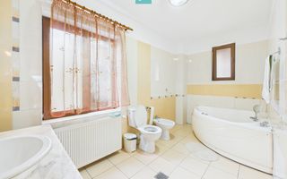 Casă spațioasă în Popești-Leordeni - Poză 6