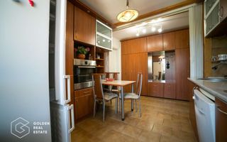 Apartament superb, ultracentral, 3 camere, centrala proprie si 2 locuri parcare - Poză 6