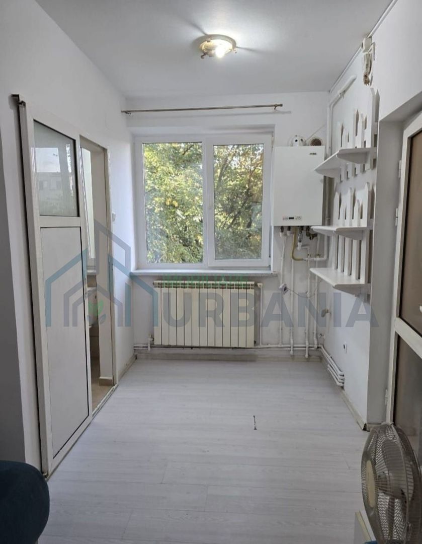 INCHIRIEZ Garsoniera zona Piata Nicolina - Poză 4