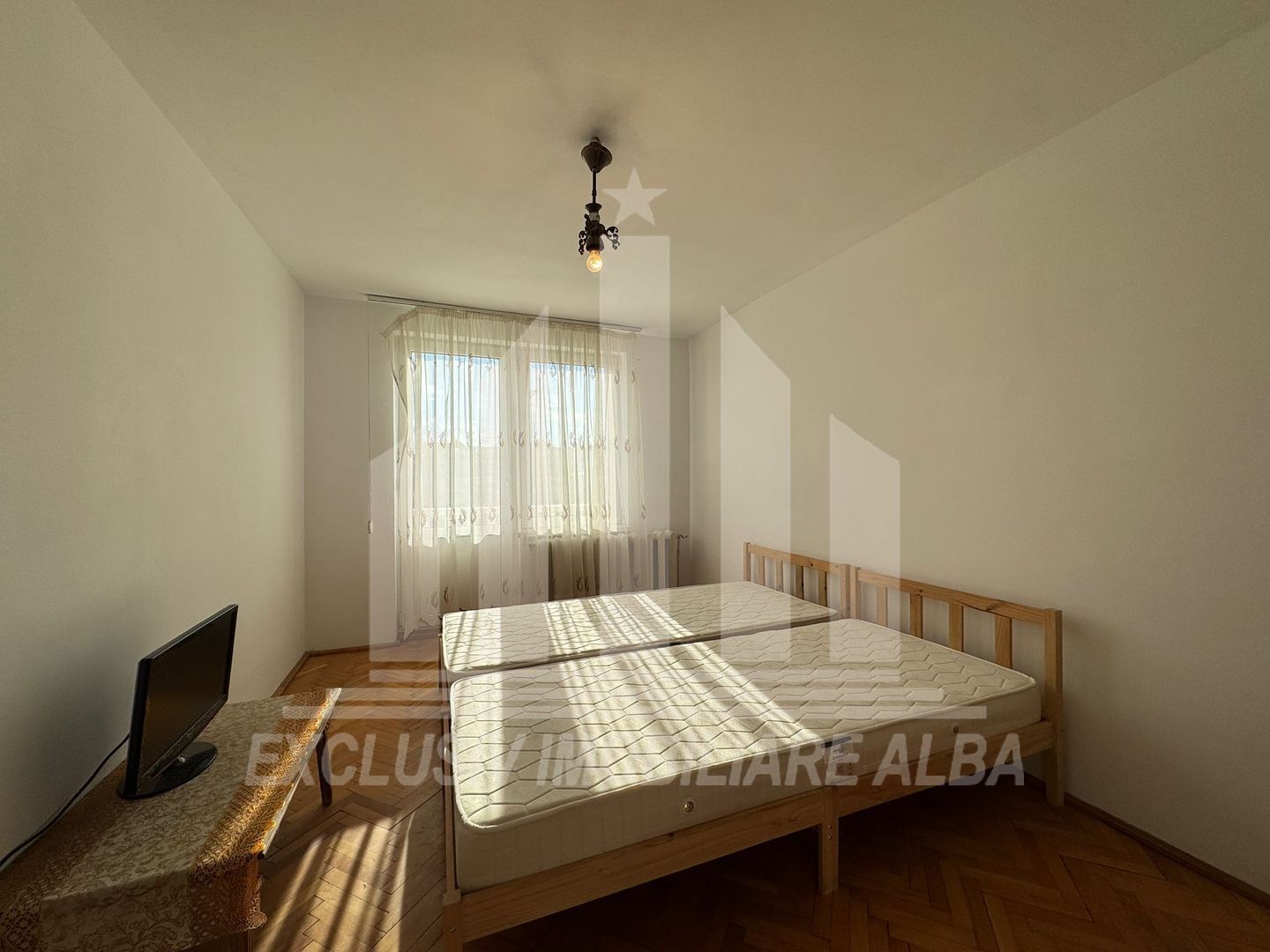 Casa individuala | De inchiriat | 320 mp | 750 mp teren | Cetate - Poză 12