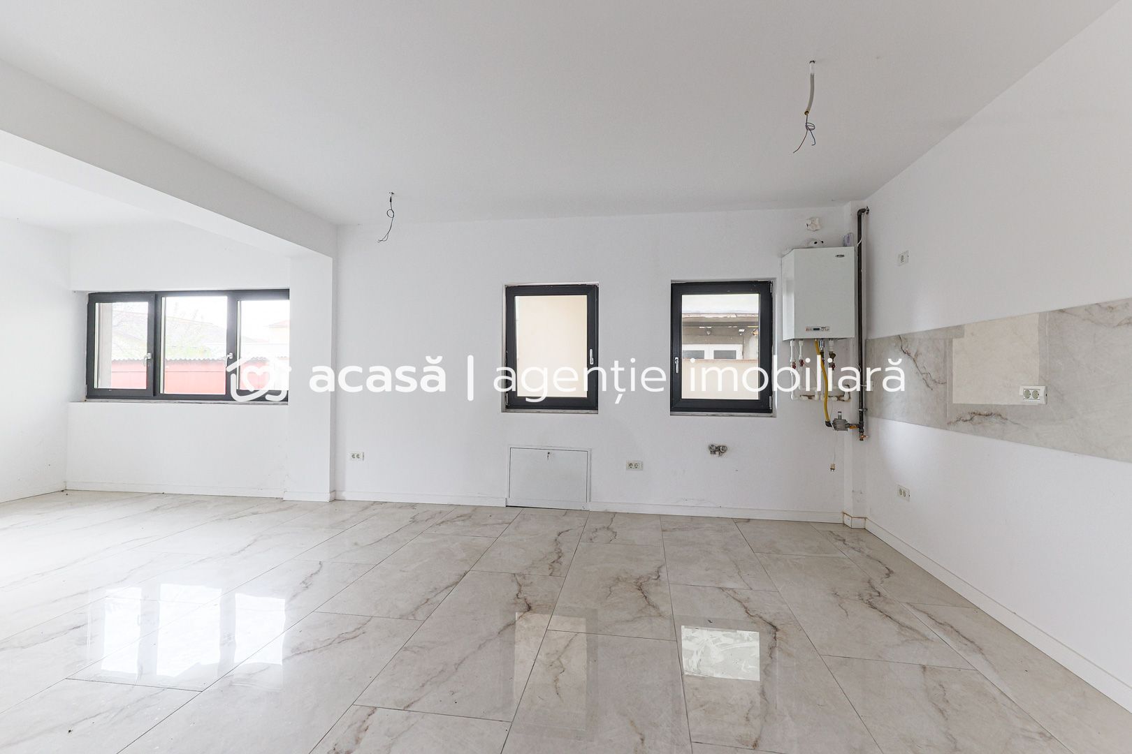 VÂNDUT! Apartament nou, ultracentral, cu loc de parcare privat - Poză 7