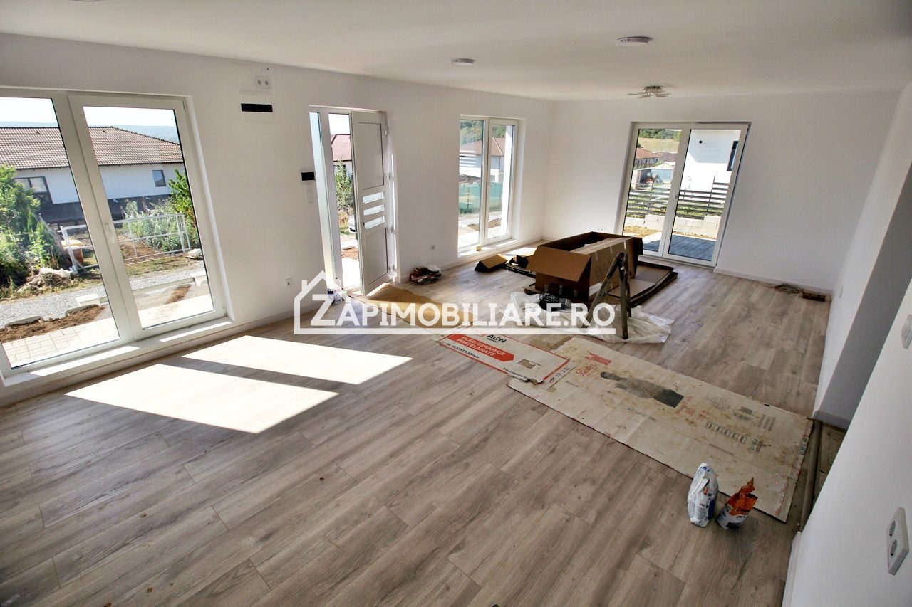Casa 4 camere la cheie,130 mp,500 mp teren,cartier Unirii - Poză 2