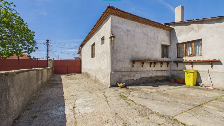 Casă cu 4 camere în Bujac - Poză 17