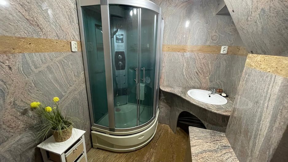 Apartament 2 camere decomandat-zona Spitalul Judetean-139.500 euro neg - Poză 1